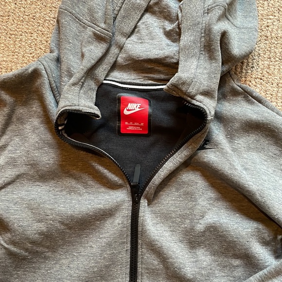 Nike tech fleece hoodie - Picture 2 of 4